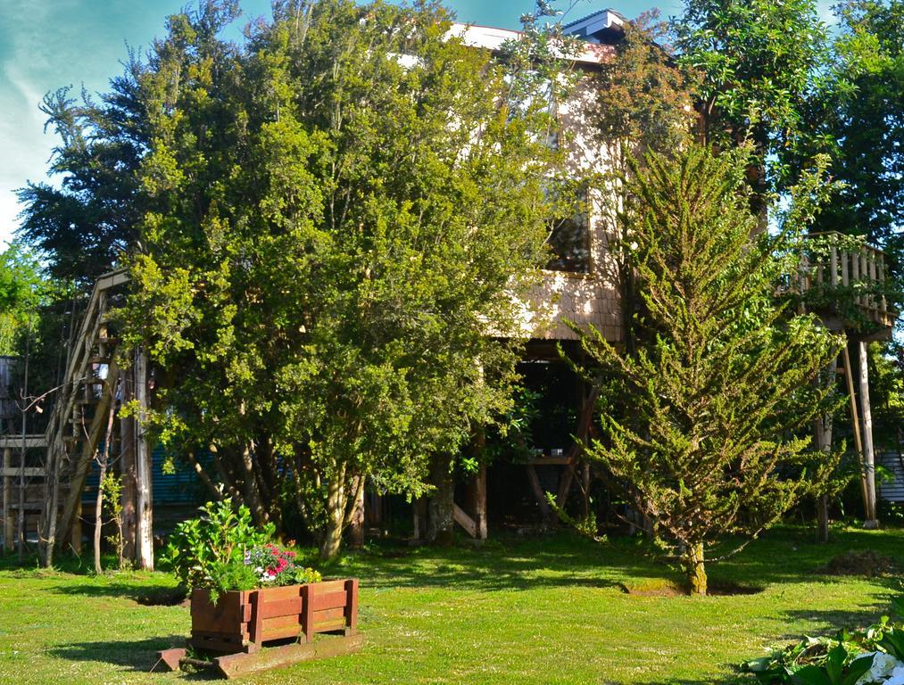 La Casa Del Arbol De Chiloe Villa Castro Exterior foto